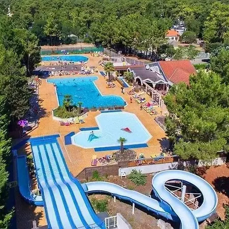 Avec Piscine Partagee A 36 M² Сен-Жан-де-Мон