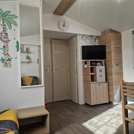 Nyaraló Avec Piscine Partagee A 36 M²