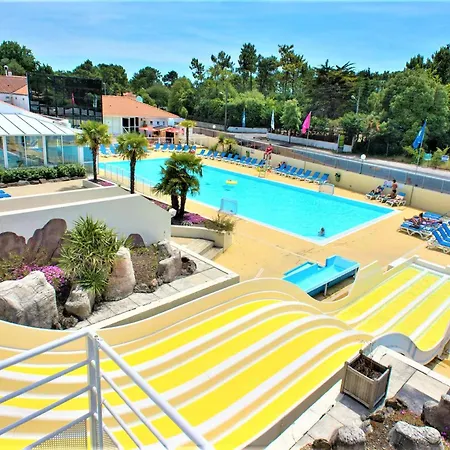 Nyaraló Avec Piscine Partagee A 36 M²