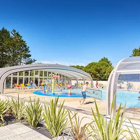 Avec Piscine Partagee A 36 M² Сен-Жан-де-Мон