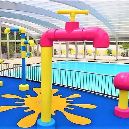 Дом отдыха Avec Piscine Partagee A 36 M² *