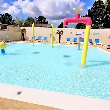 Дом отдыха Avec Piscine Partagee A 36 M² Сен-Жан-де-Мон