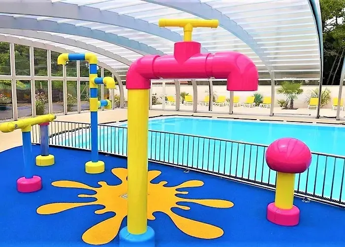 Nyaraló Avec Piscine Partagee A 36 M² *