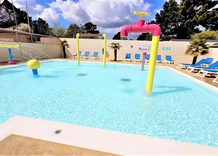 Nyaraló Avec Piscine Partagee A 36 M² Saint-Jean-de-Monts