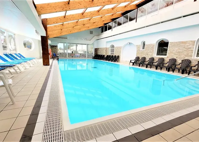 Avec Piscine Partagee A 36 M²