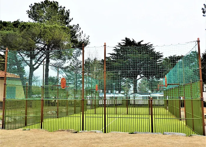 Avec Piscine Partagee A 36 M²