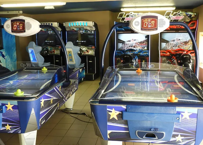 Avec Piscine Partagee A 36 M² *