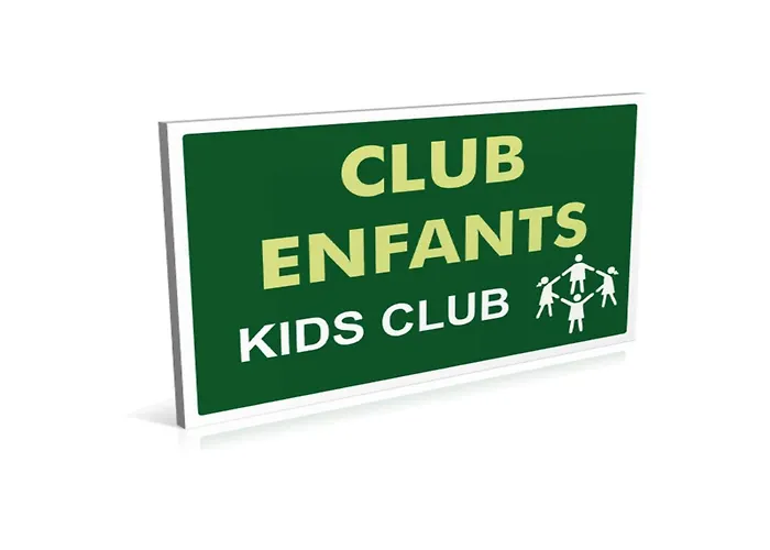 Avec Piscine Partagee A 36 M² *