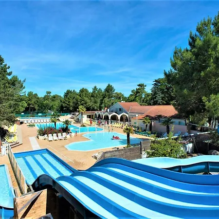 Avec Piscine Partagée à 36 M²