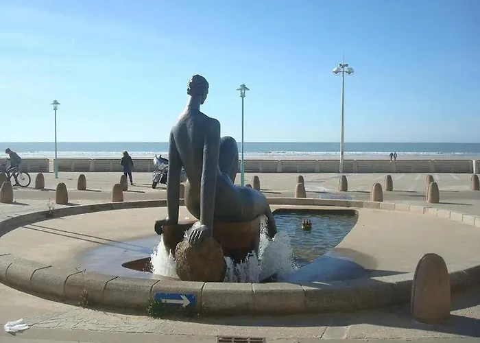 Avec Piscine Partagée à 36 M²